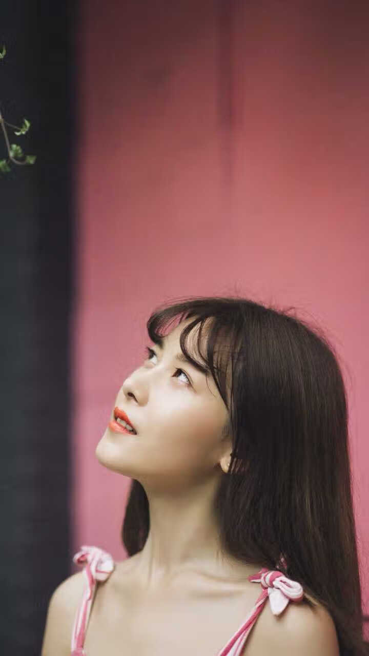 LOL赛后选手落泪引发网友共情圈粉无数，lol职业比赛选手后面的人是什么